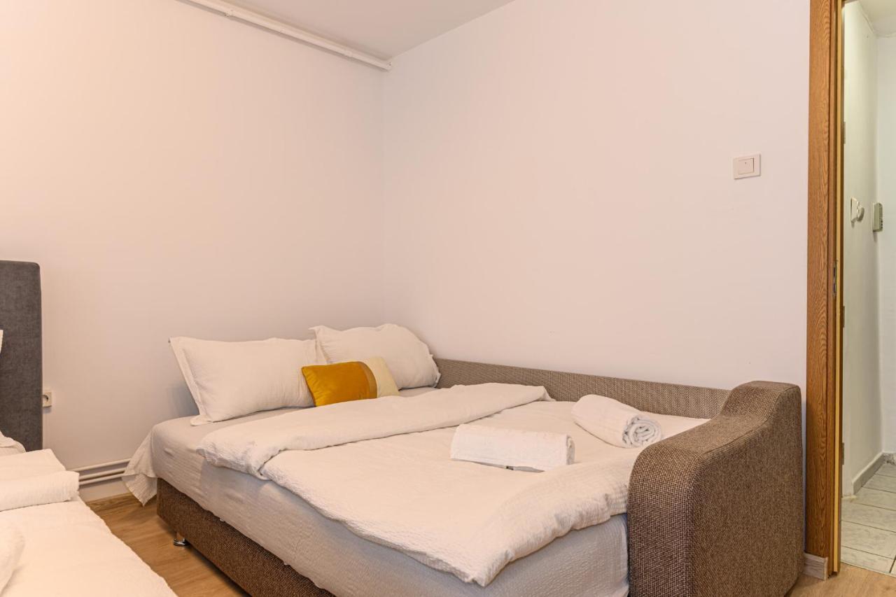 Jad - Family - Studios - Soarelui 8 Brasov Ngoại thất bức ảnh